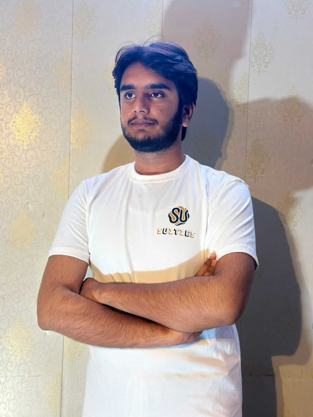 Casual Classic White Cotton Crew Neck T-Shirt with Chest Graphic