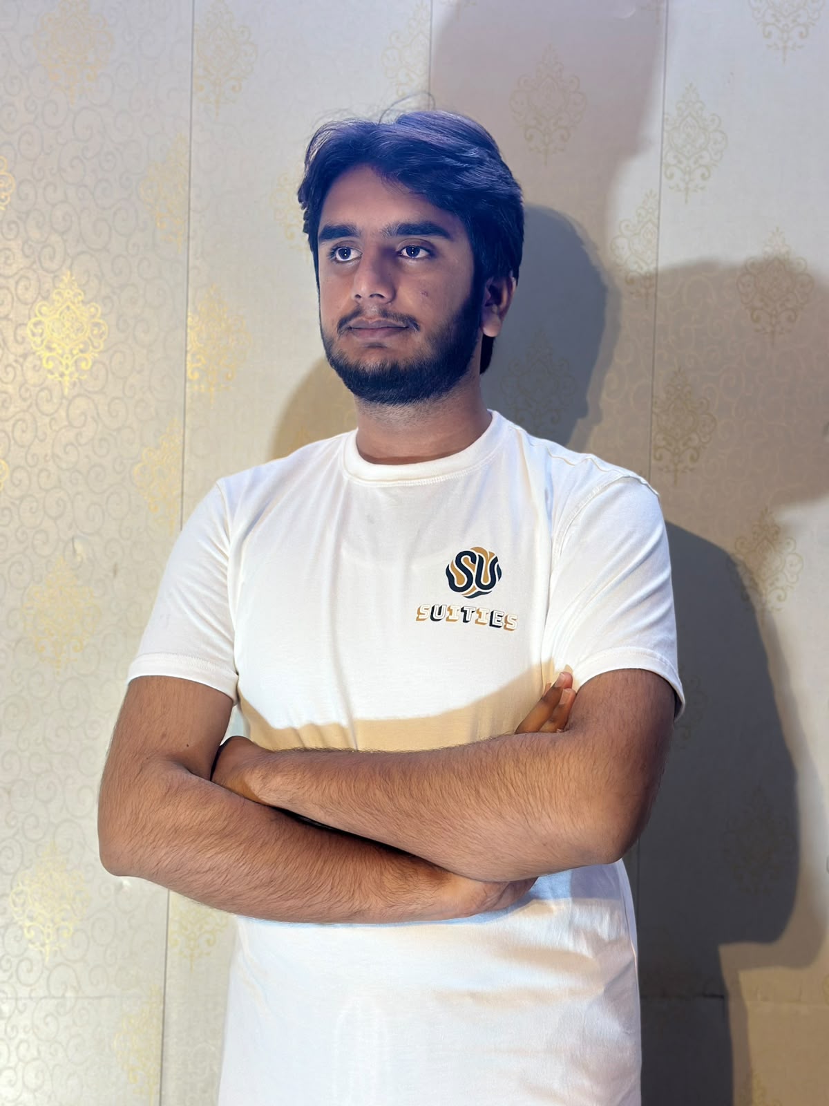 Casual Classic White Cotton Crew Neck T-Shirt with Chest Graphic