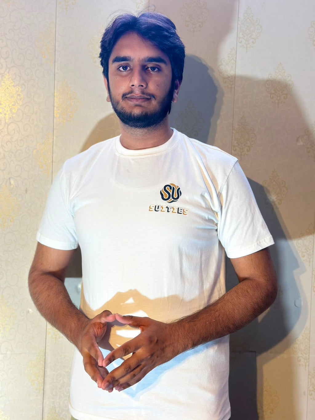 Casual Classic White Cotton Crew Neck T-Shirt with Chest Graphic